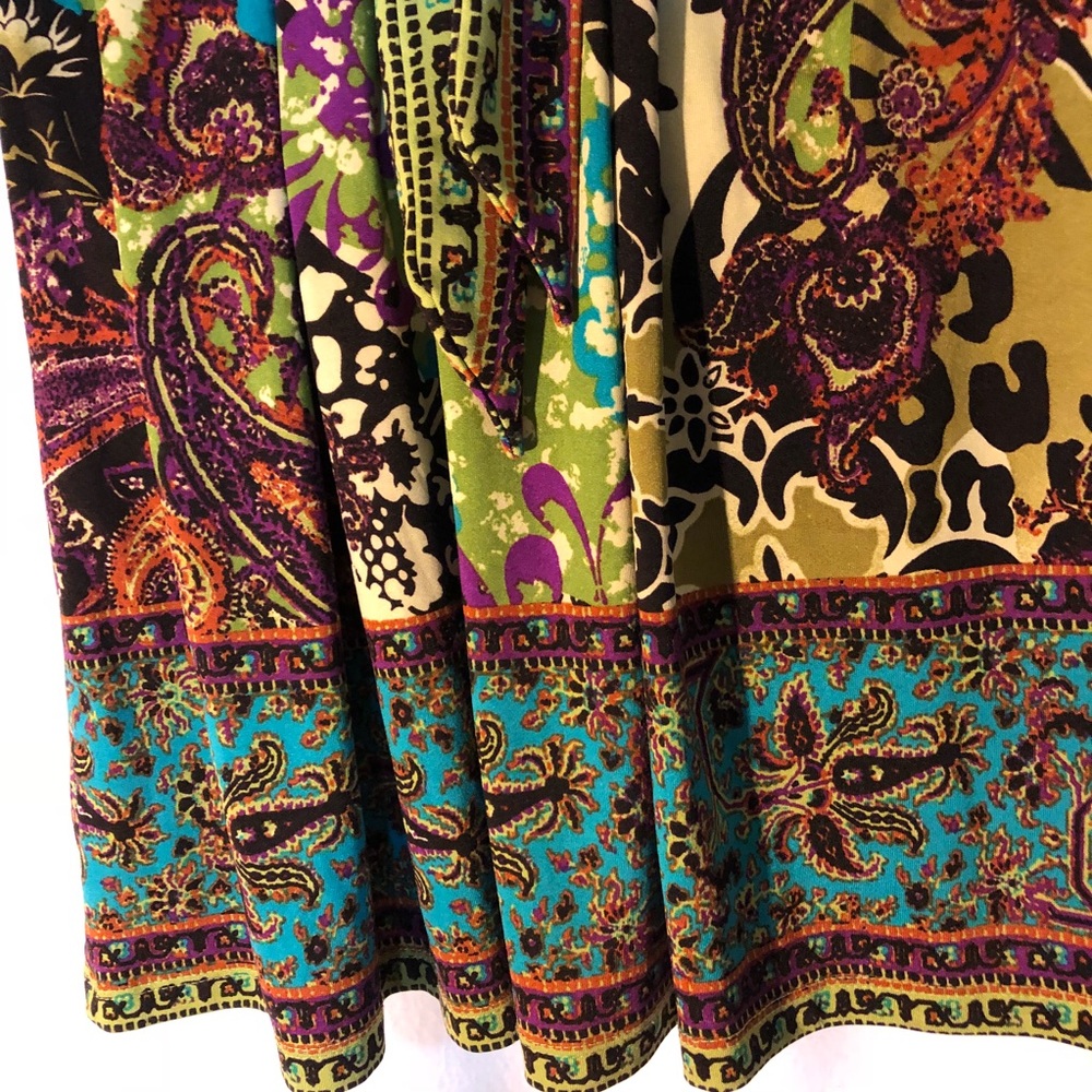 Beautiful Multi-color Print Dress - Picture 4 of 5